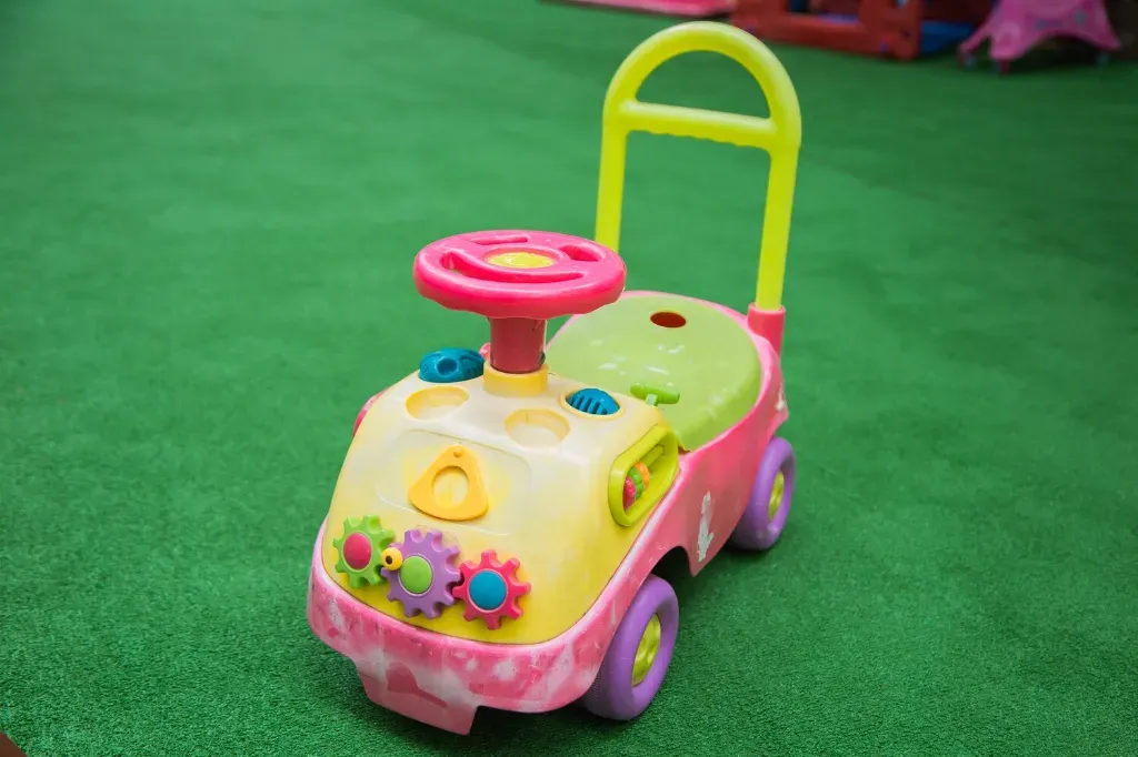 Od kiedy warto pomyśleć o jeździku dla dziecka